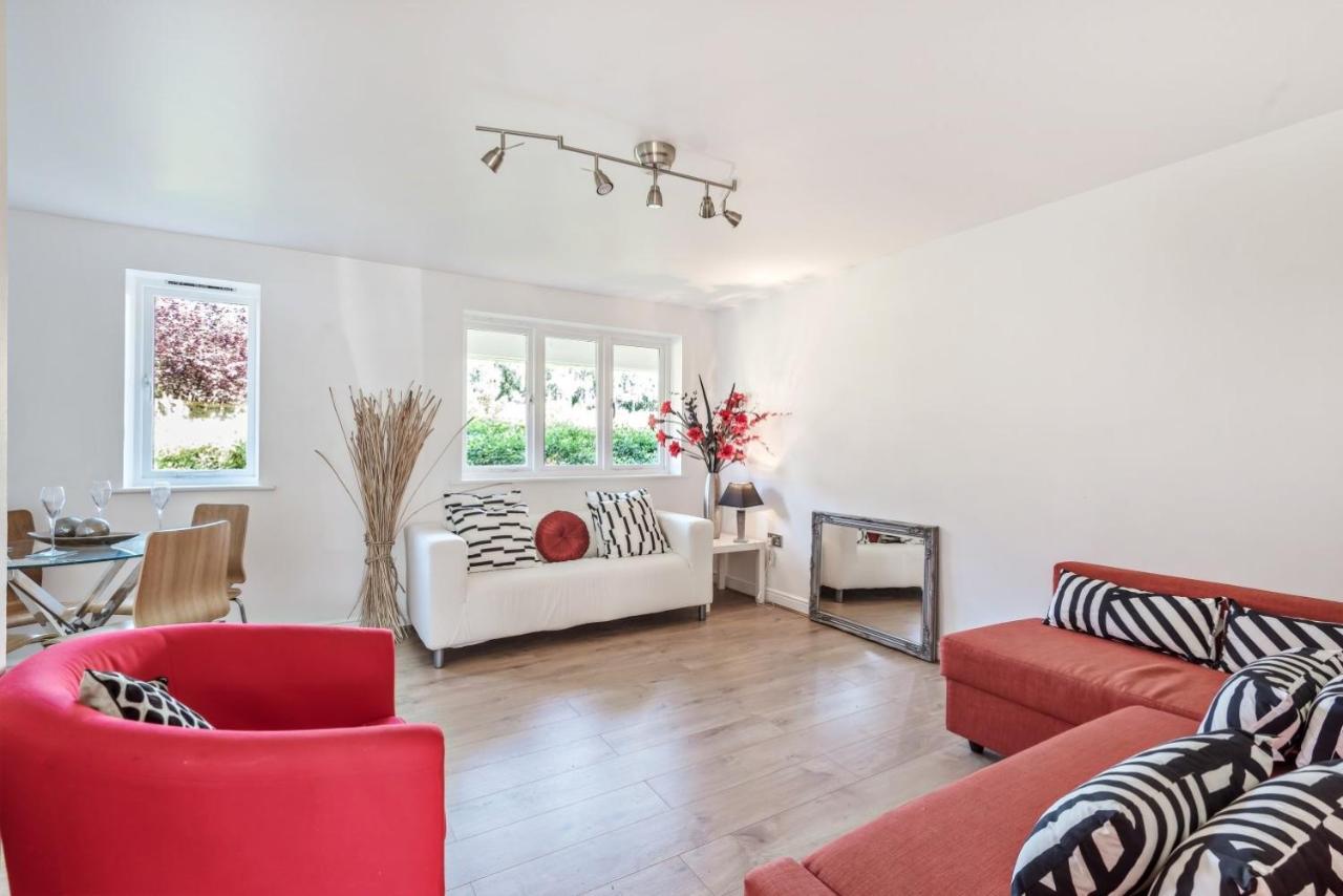 2 Bed Flat, Dedicated Workspace, Parking, 4Ktv Londra Dış mekan fotoğraf