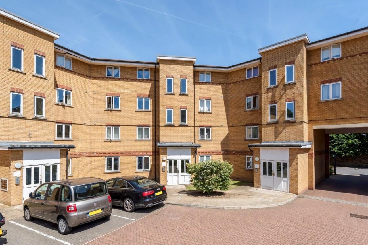 2 Bed Flat, Dedicated Workspace, Parking, 4Ktv Londra Dış mekan fotoğraf