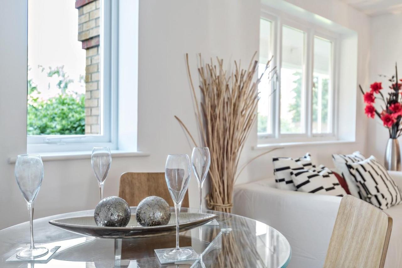2 Bed Flat, Dedicated Workspace, Parking, 4Ktv Londra Dış mekan fotoğraf