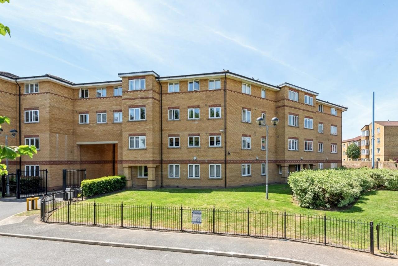 2 Bed Flat, Dedicated Workspace, Parking, 4Ktv Londra Dış mekan fotoğraf