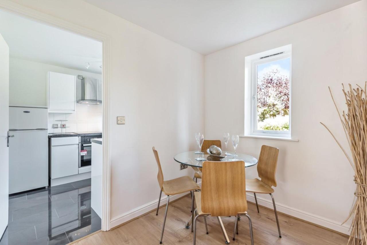 2 Bed Flat, Dedicated Workspace, Parking, 4Ktv Londra Dış mekan fotoğraf