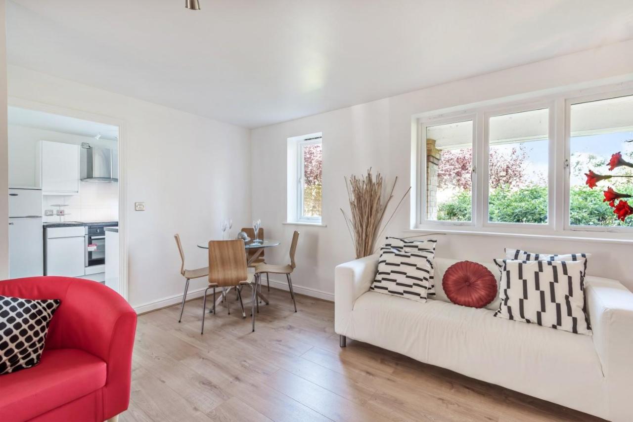 2 Bed Flat, Dedicated Workspace, Parking, 4Ktv Londra Dış mekan fotoğraf