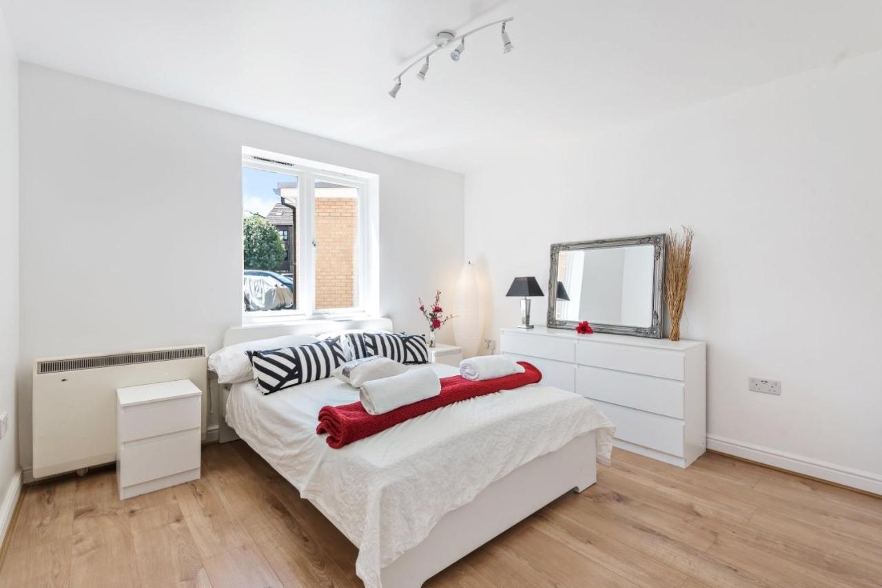 2 Bed Flat, Dedicated Workspace, Parking, 4Ktv Londra Dış mekan fotoğraf