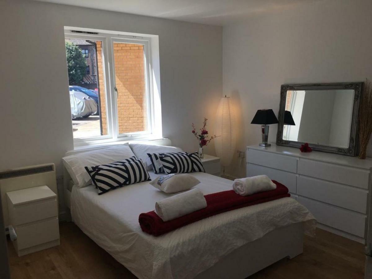 2 Bed Flat, Dedicated Workspace, Parking, 4Ktv Londra Dış mekan fotoğraf