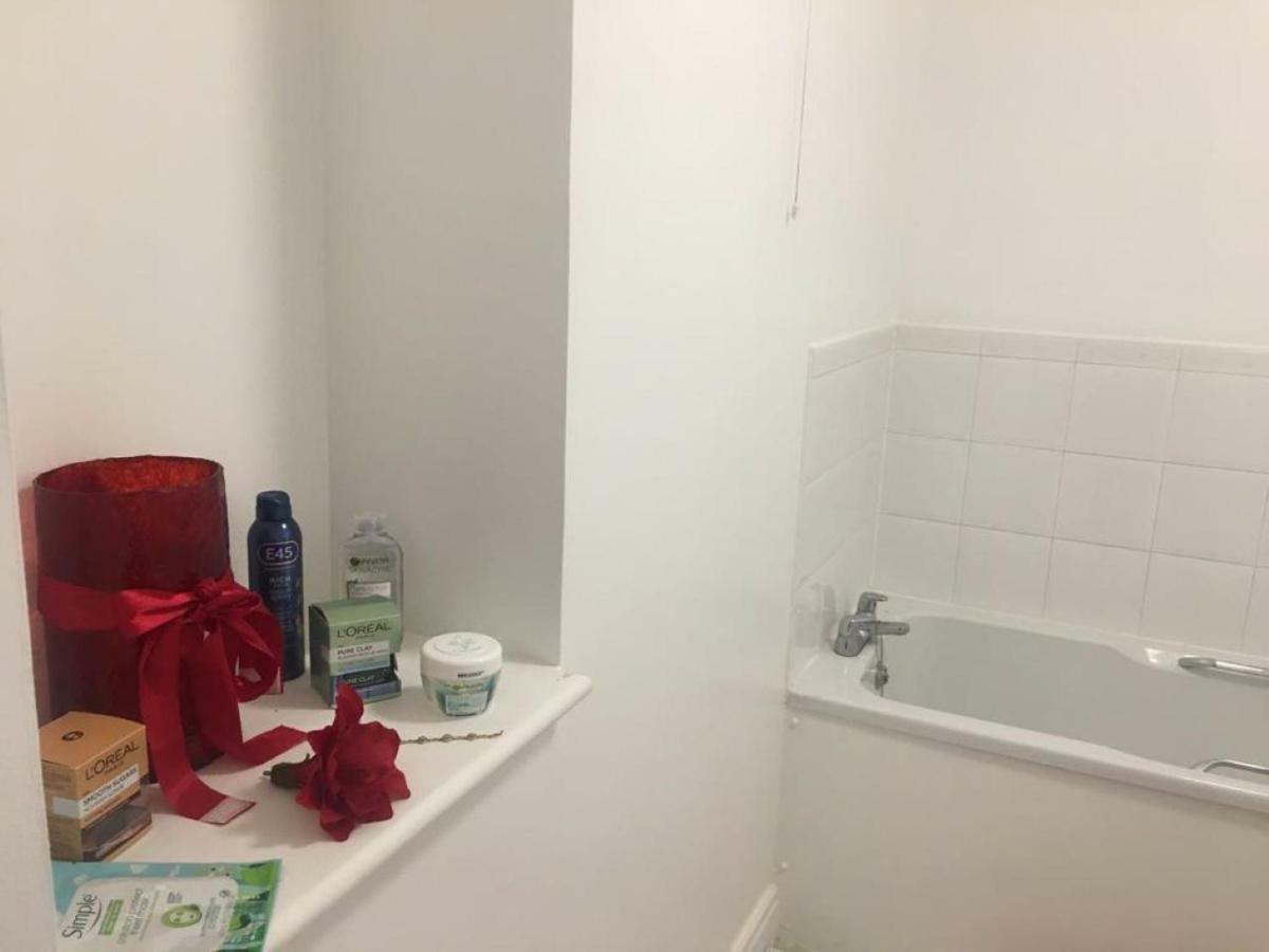 2 Bed Flat, Dedicated Workspace, Parking, 4Ktv Londra Dış mekan fotoğraf